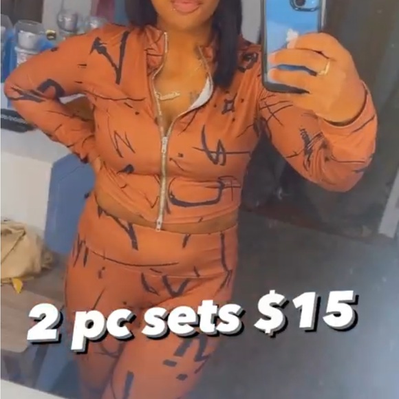 Two piece set - Picture 3 of 3